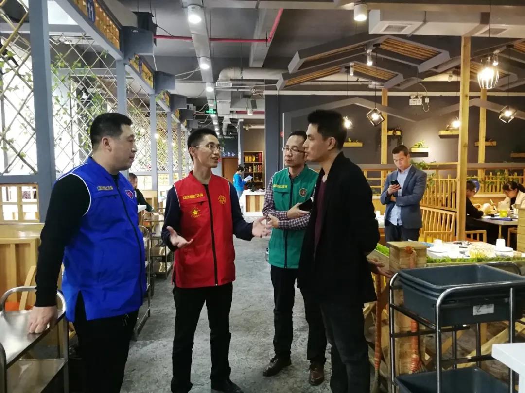 硅谷兄弟·中国首席咨询官团队在山西葫芦娃餐饮公司调研辅导